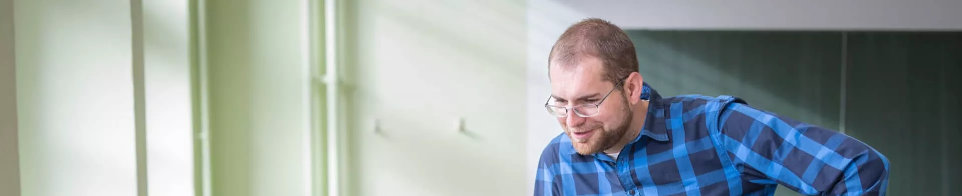 Lehrer mit Schülern